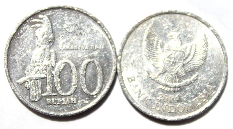100 рупий - Индонезия
